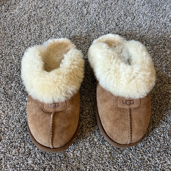 UGG Shoes - UGG Women’s Brown and Cream Slippers